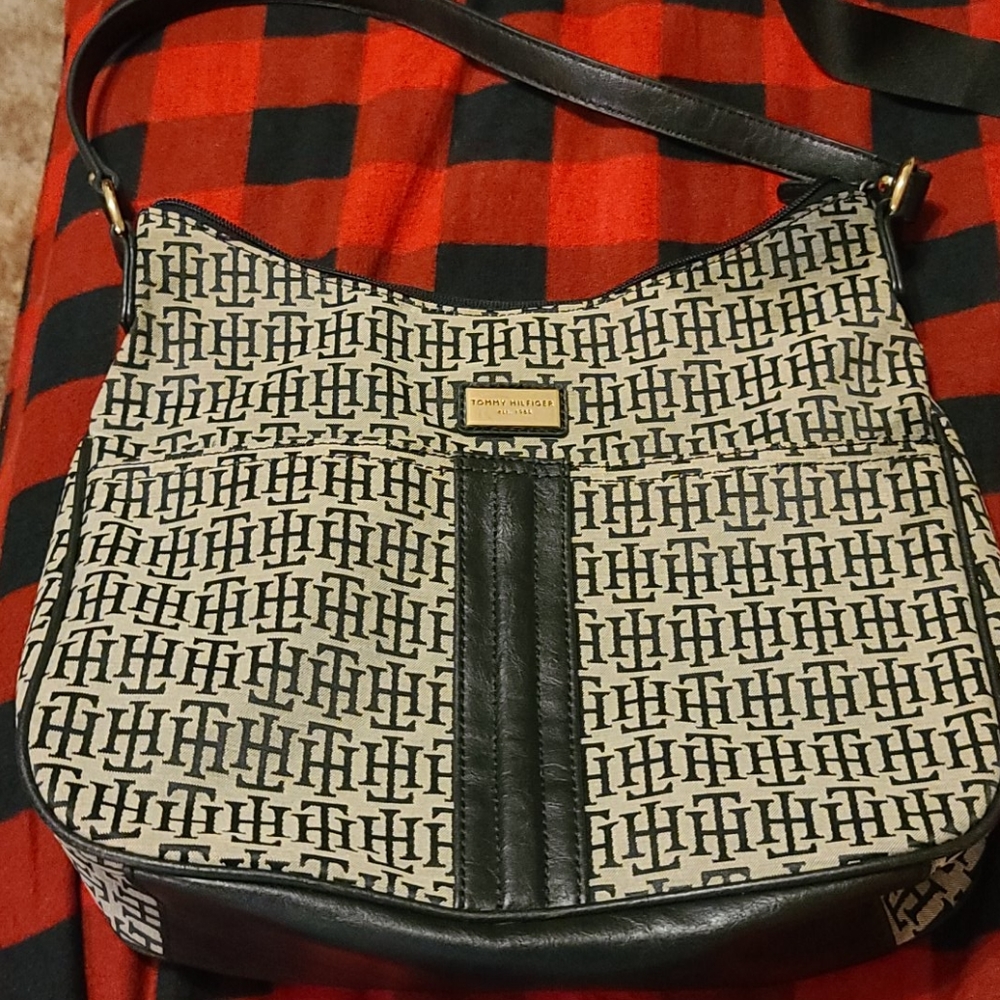 Authentic Tommy Hilfiger purse